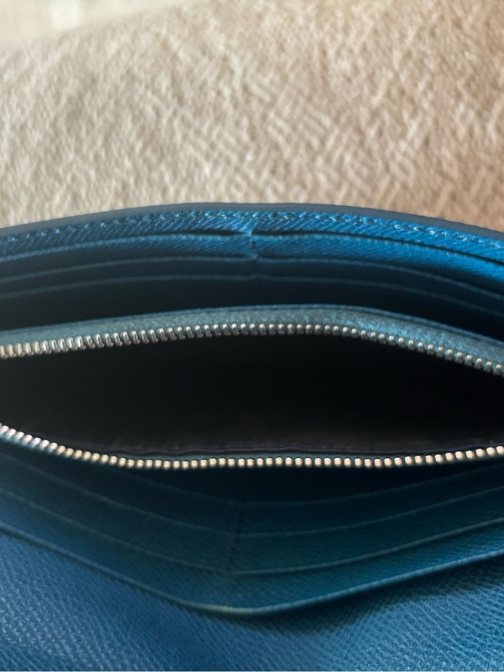 TOD'S Turquoise Leather Continental Wallet with Strap and Logo Plaque - Picture 15 of 16